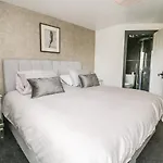 6 Lock View Holiday home *