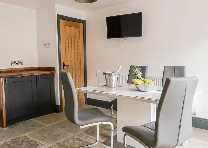 בית נופש 6 Lock View סקיפטון