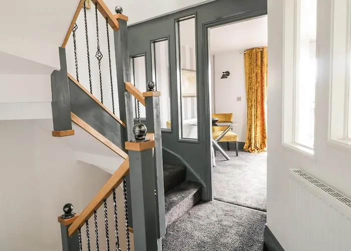 6 Lock View סקיפטון