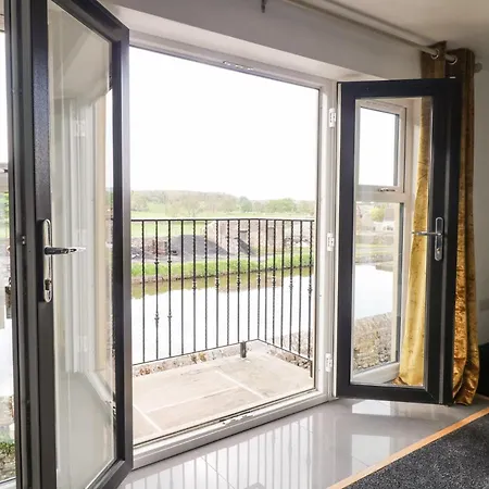 Vakantiehuis 6 Lock View *